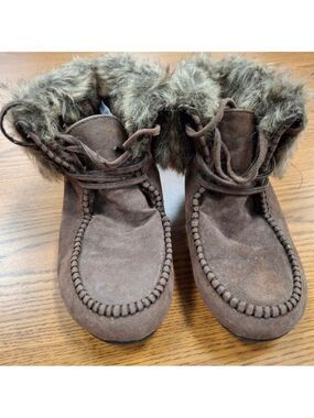 Kalli brown leather moccasin boots euc Sz 8
